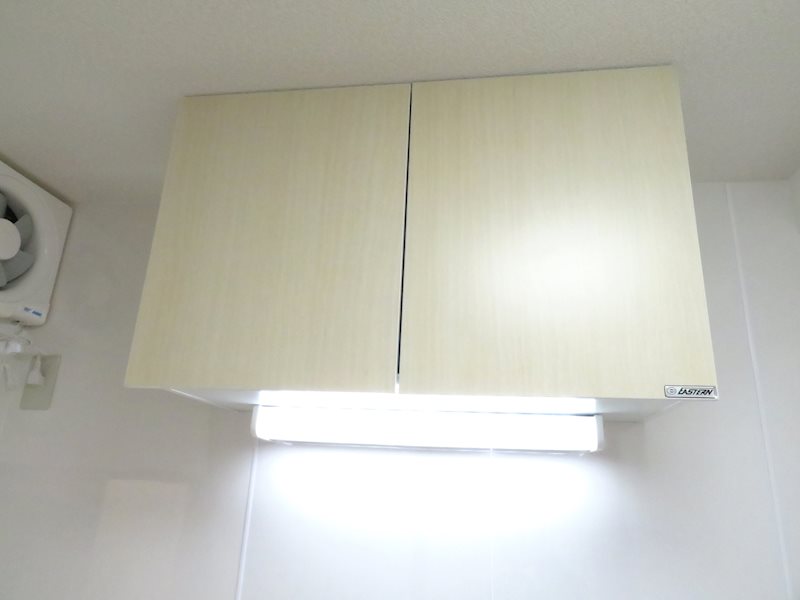 グリーンハイツ  キッチン上部に吊戸棚有り