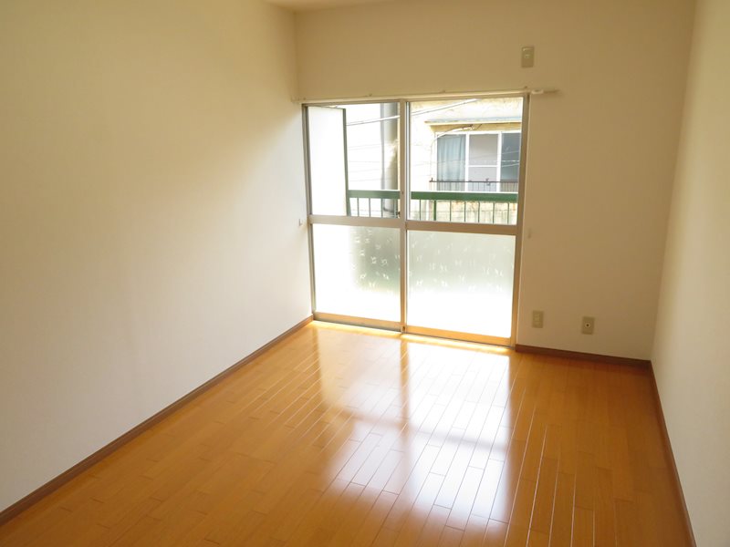 グリーンハイツ  南面の大変明るい部屋