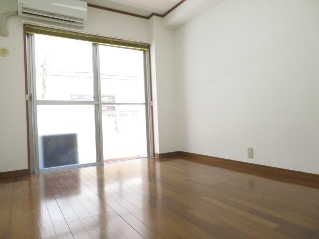 パレドール小岩 洋室６帖
