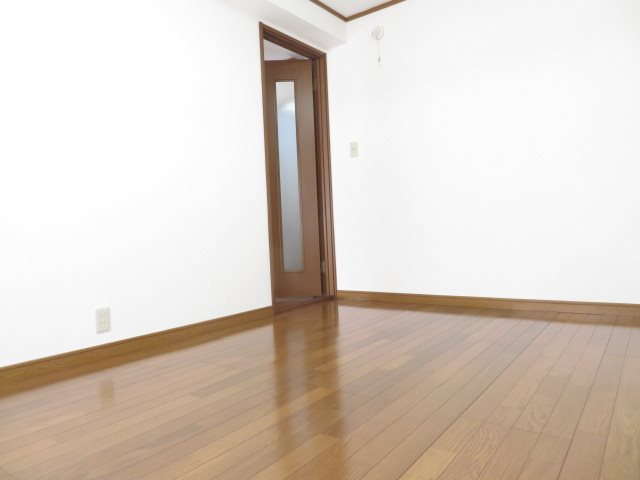 パレドール小岩 洋室６帖