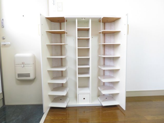 ソレイユ小岩 下駄箱
