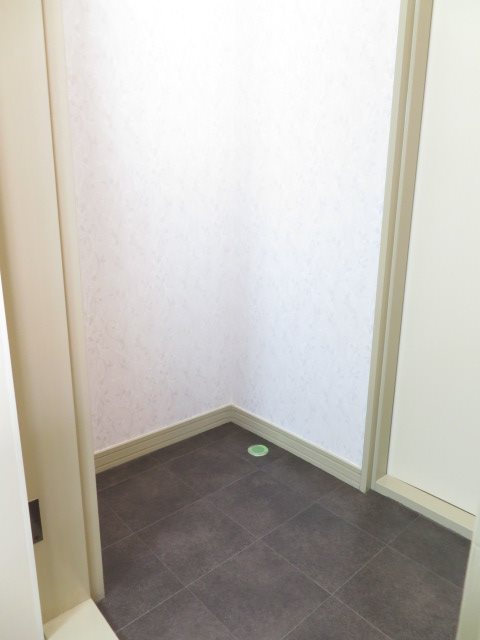 ソレイユ小岩 室内洗濯機置き場