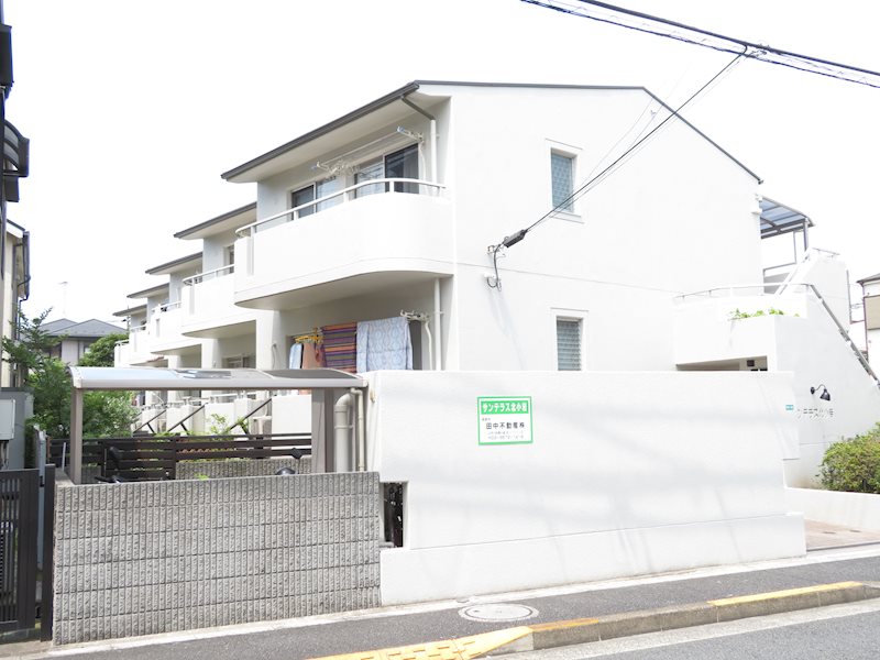 鉄筋コンクリート造のきれいな外観